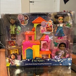 Disney Encanto Mirabel Adventure Set - Pink, Orange, Blue